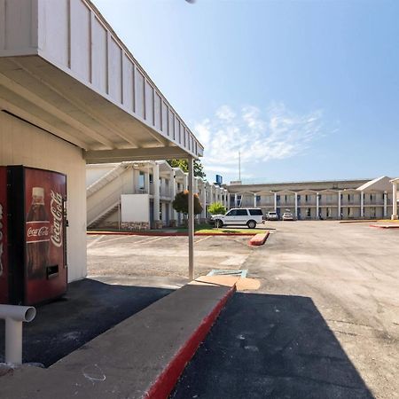 Delux Inn Wichita Falls Eksteriør billede