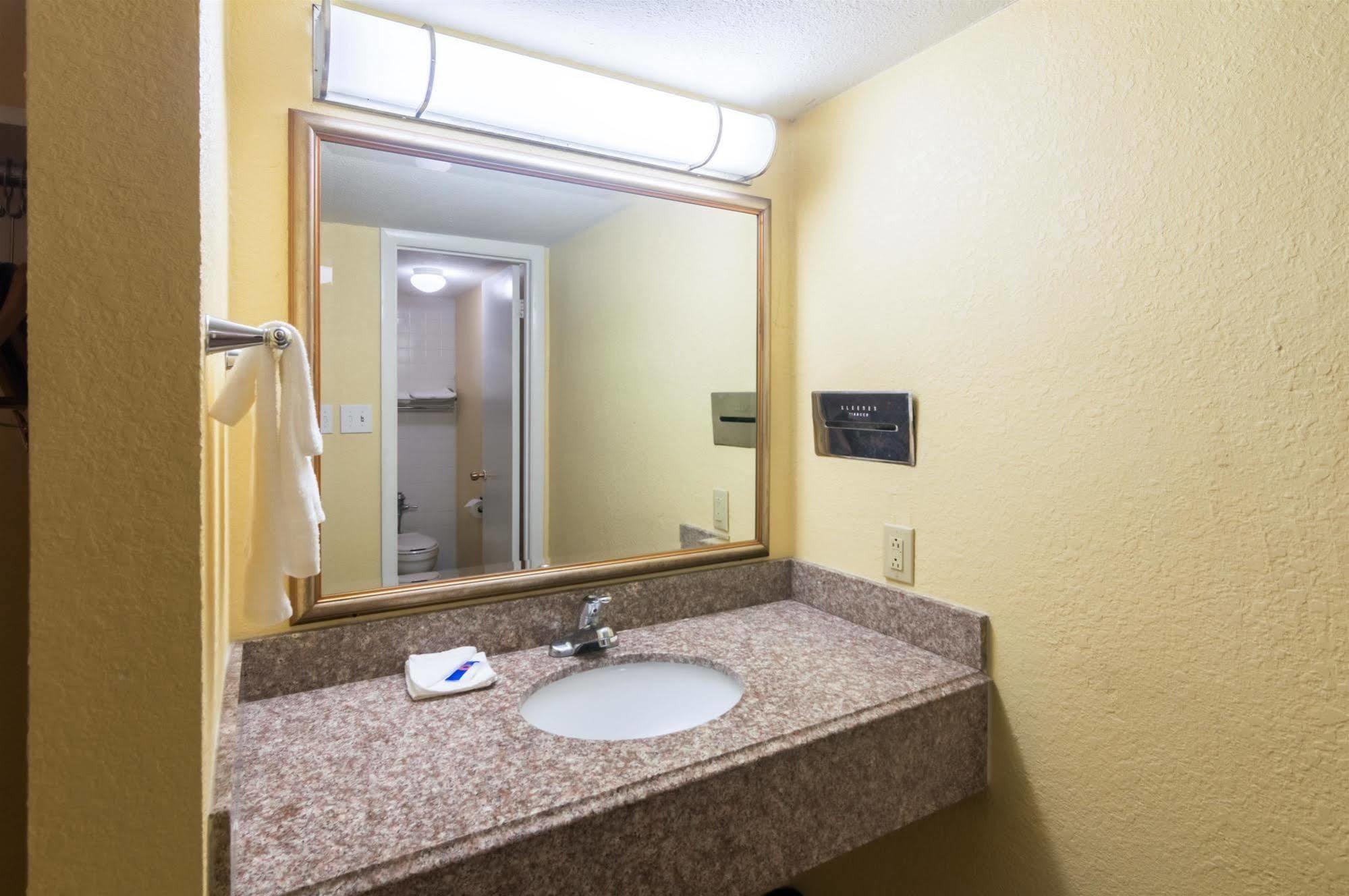 Delux Inn Wichita Falls Eksteriør billede