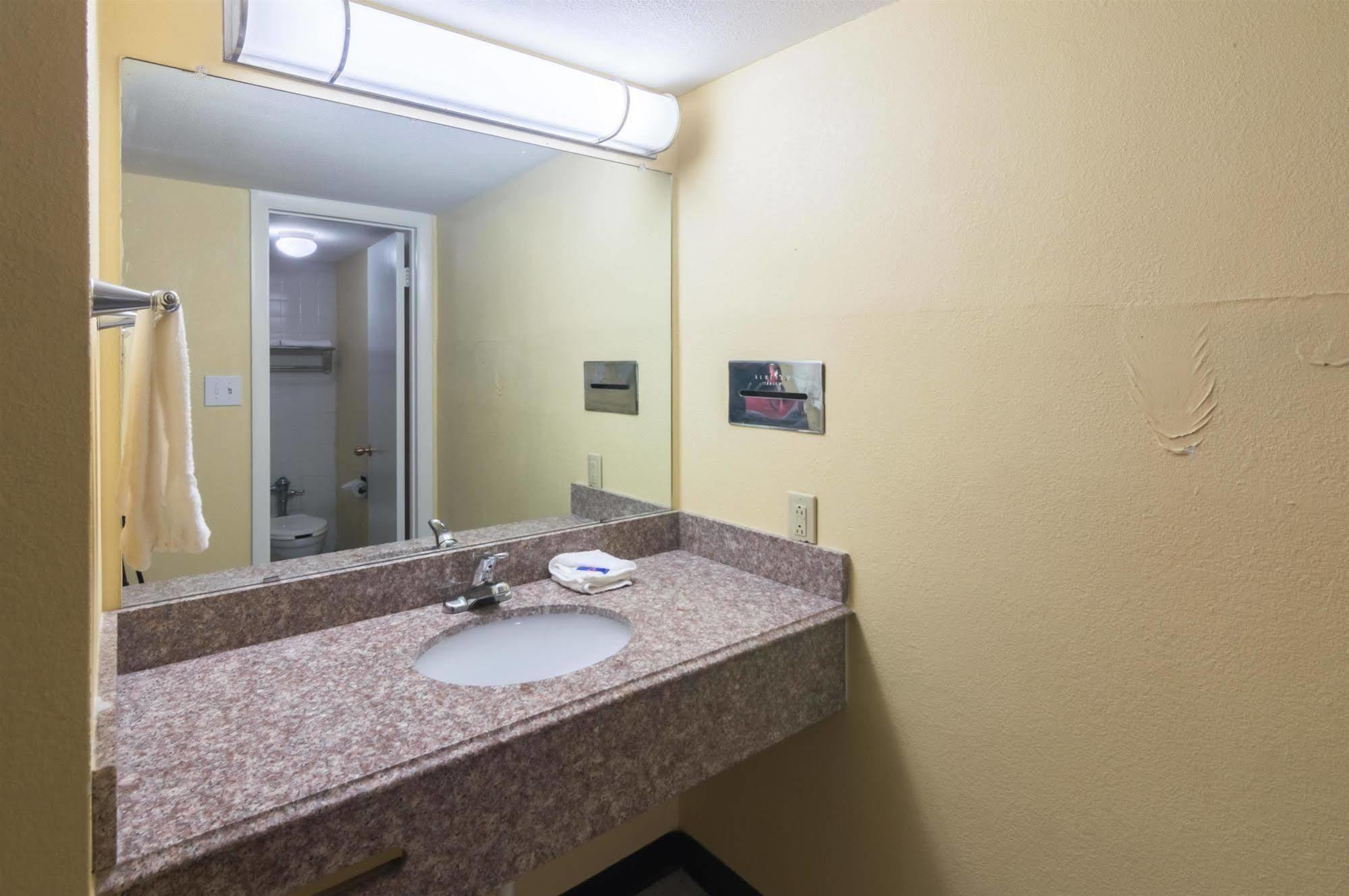 Delux Inn Wichita Falls Eksteriør billede